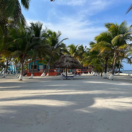 Blue Marlin Beach Resort Dangriga Kültér fotó