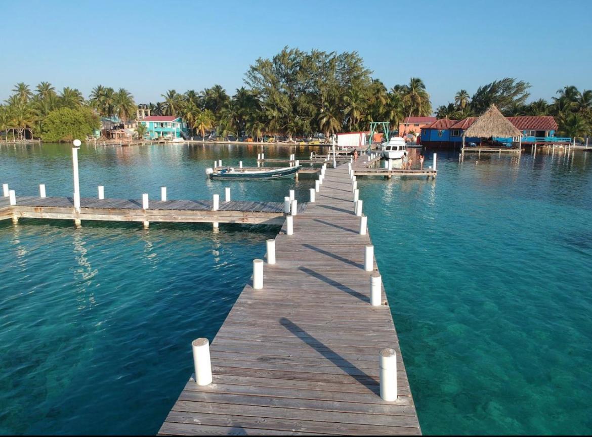 Blue Marlin Beach Resort Dangriga Kültér fotó
