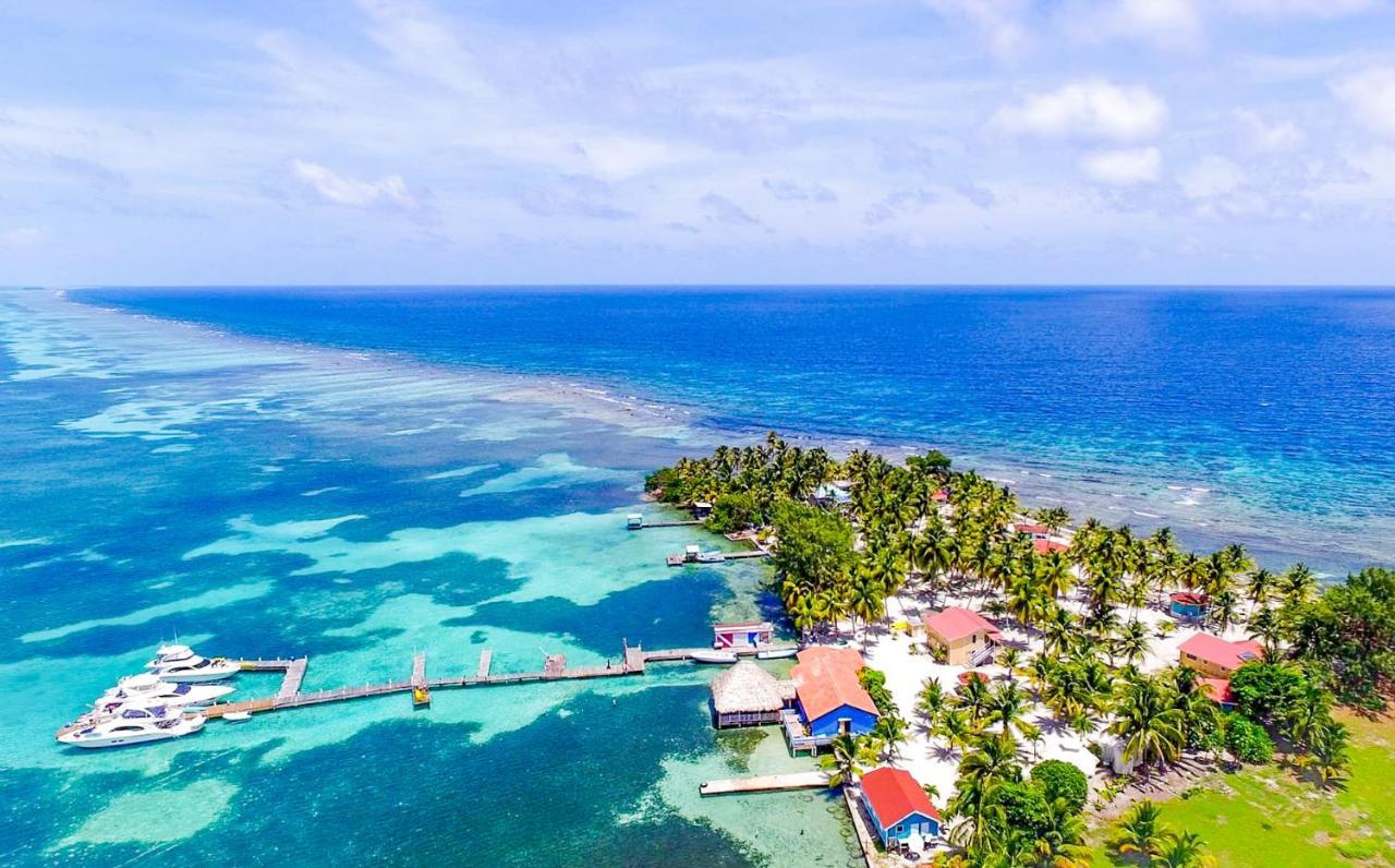 Blue Marlin Beach Resort Dangriga Kültér fotó