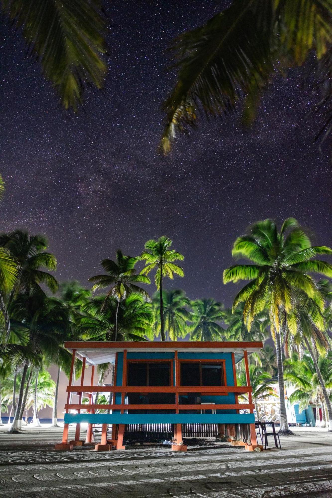 Blue Marlin Beach Resort Dangriga Kültér fotó
