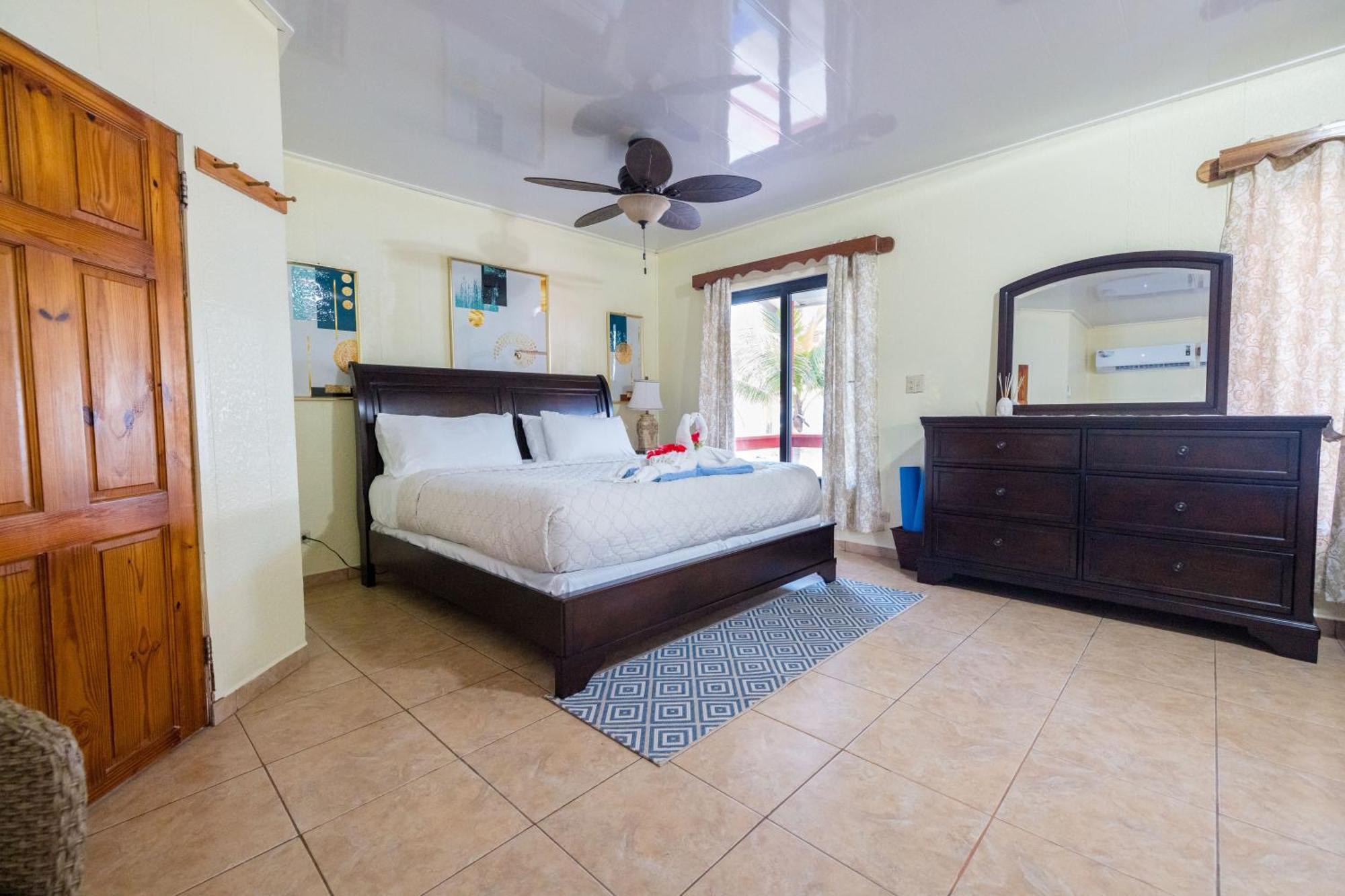 Blue Marlin Beach Resort Dangriga Kültér fotó