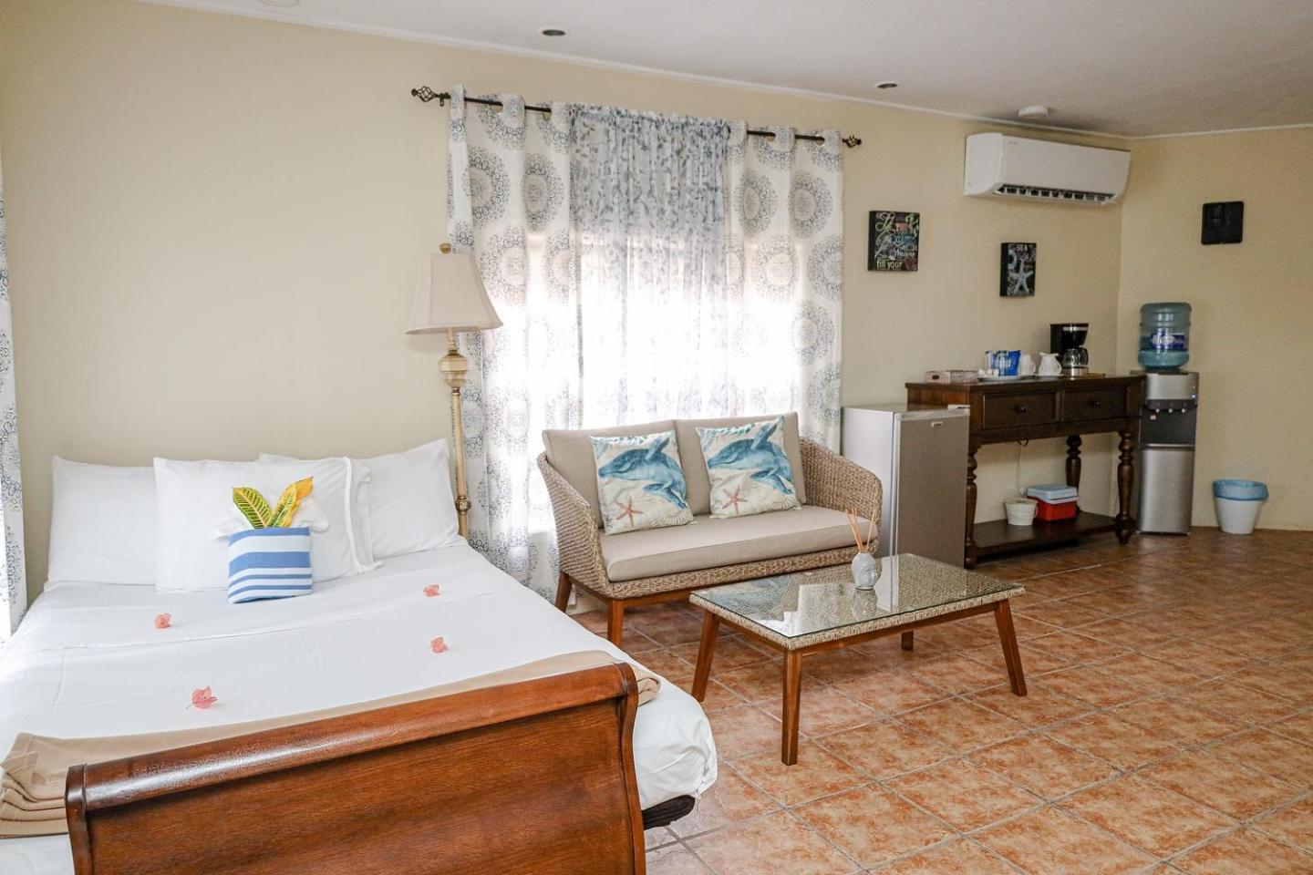 Blue Marlin Beach Resort Dangriga Kültér fotó