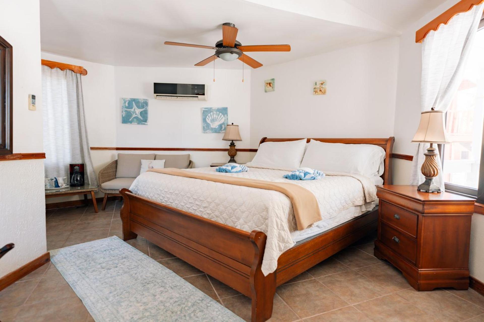 Blue Marlin Beach Resort Dangriga Kültér fotó