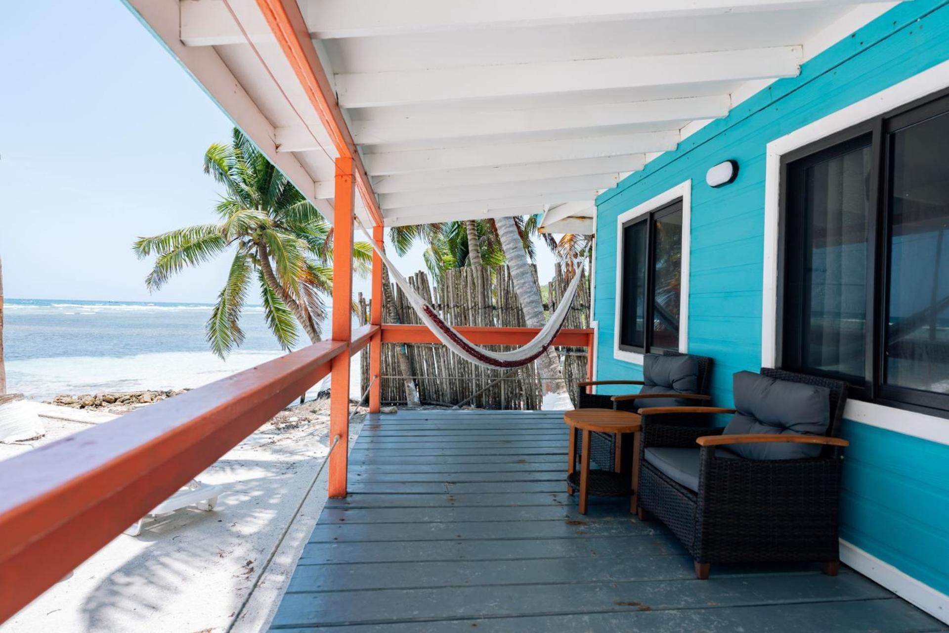 Blue Marlin Beach Resort Dangriga Kültér fotó