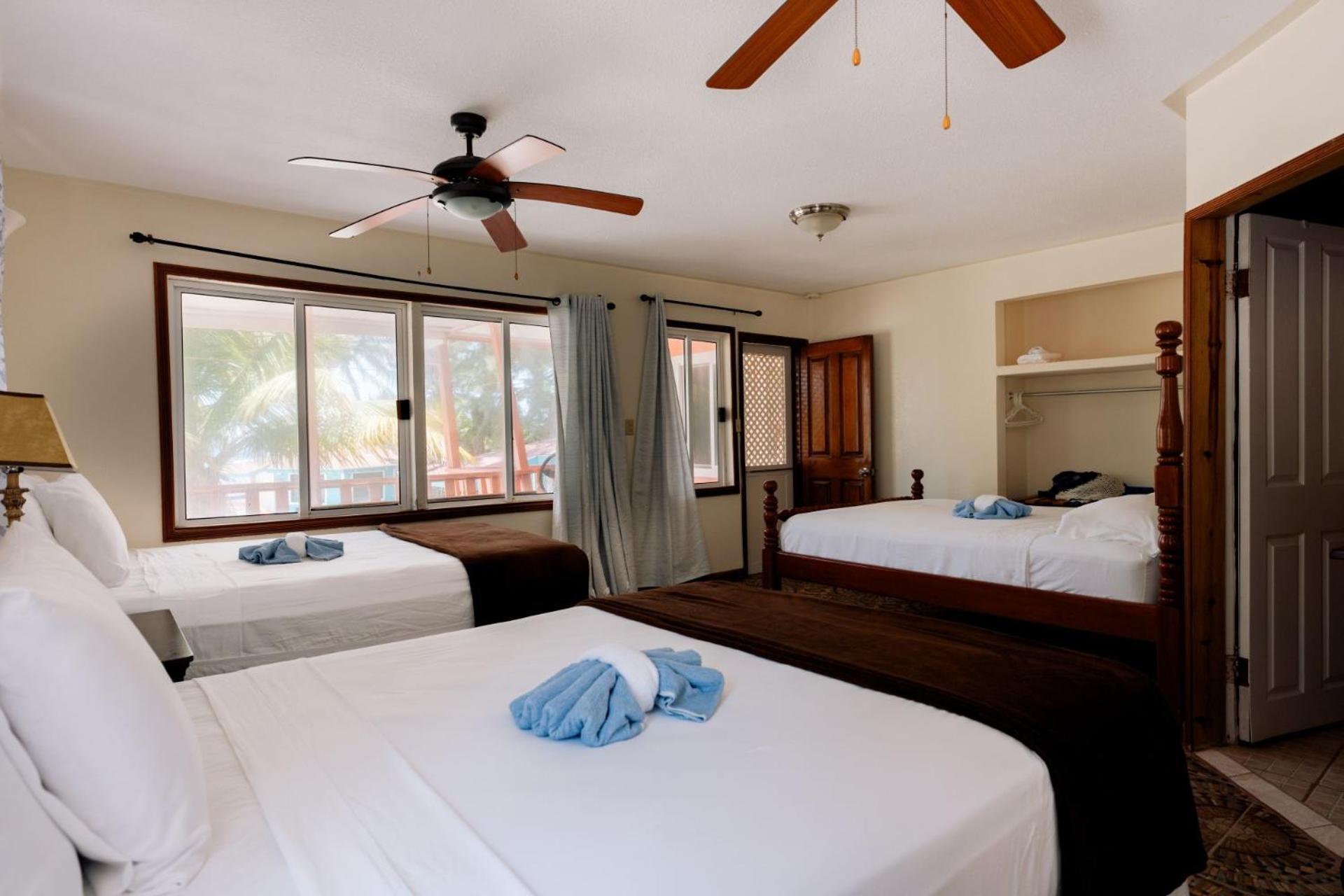 Blue Marlin Beach Resort Dangriga Kültér fotó