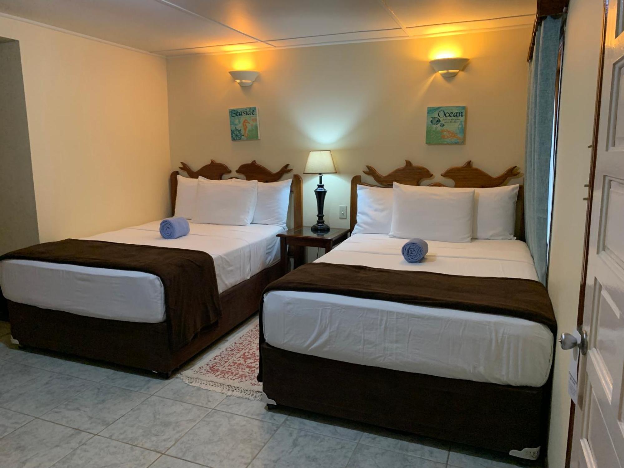Blue Marlin Beach Resort Dangriga Kültér fotó