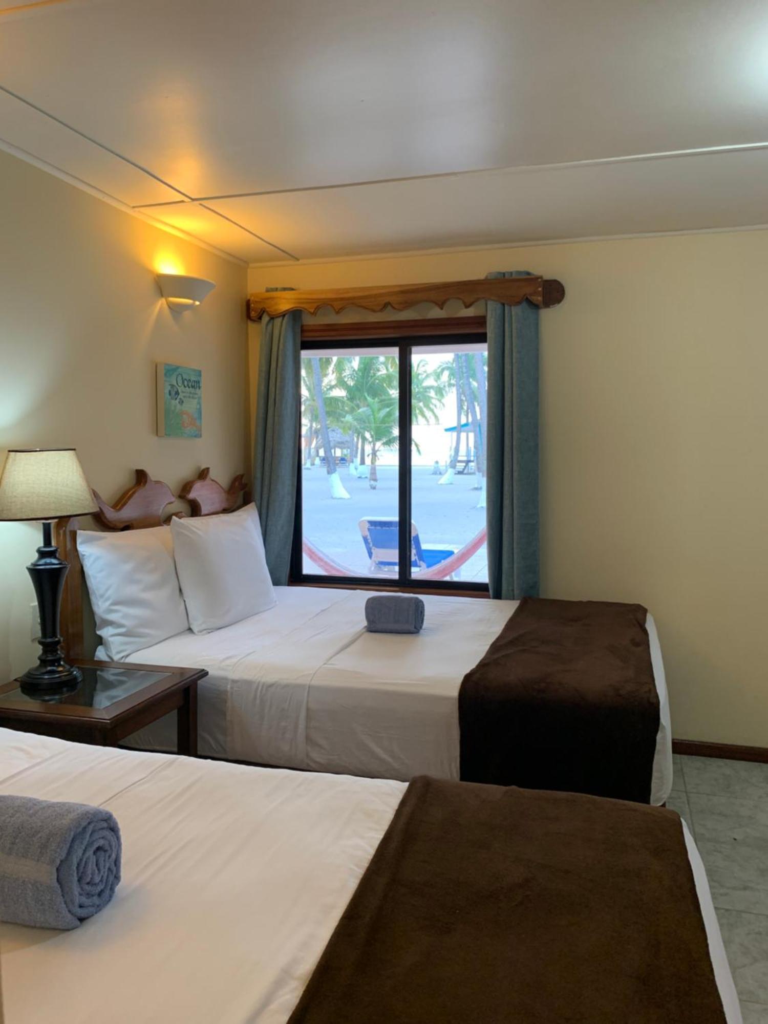 Blue Marlin Beach Resort Dangriga Szoba fotó